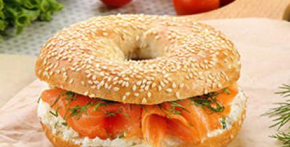 Pain complet à la truite fumée