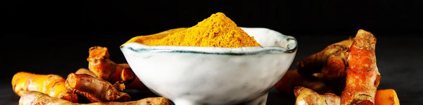 Le curcuma riche en curcuminoïdes est connu comme anti-inflammatoire