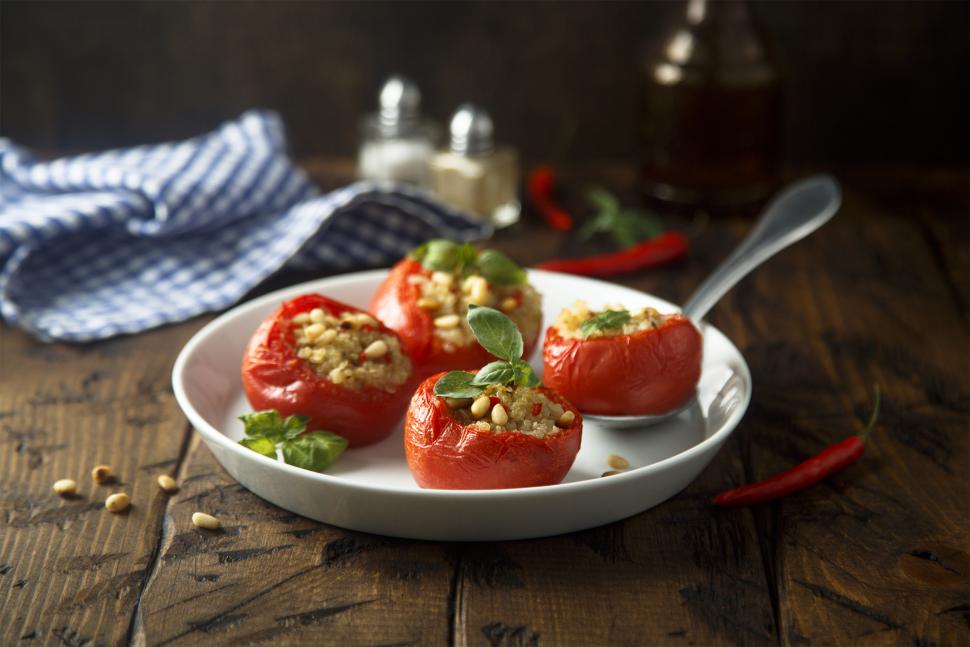 Tomates crues farcies au quinoa