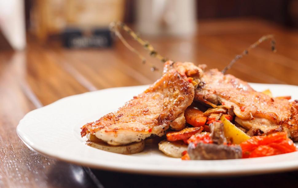 Blancs de poulet aux épices et semoule complète